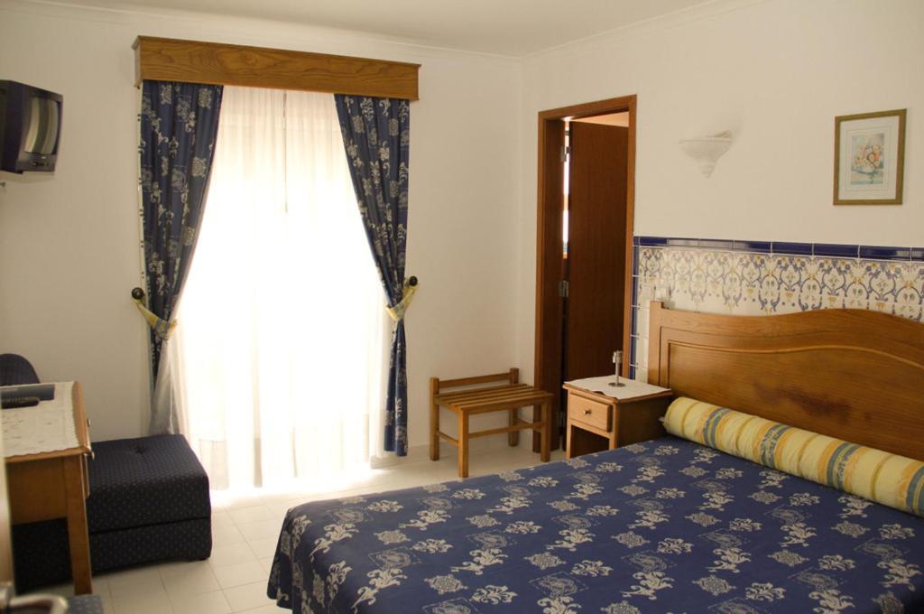 Hotel Atlantica Sao Martinho do Porto Ruang foto